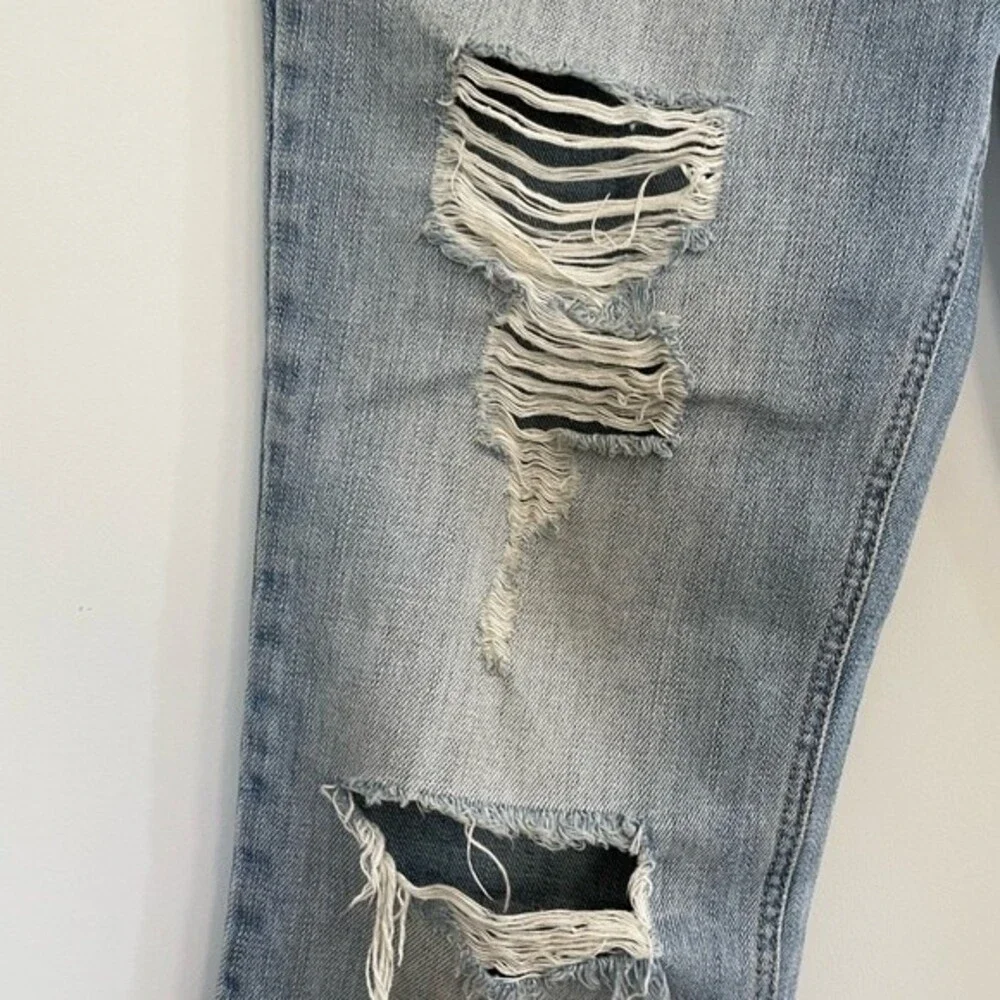 Decree Distressed and Upcycled Cropped Jeans Size‎ 7